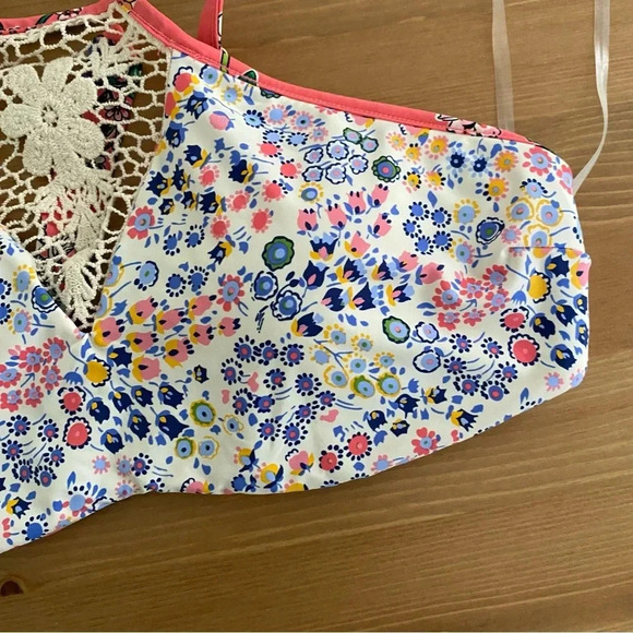 Vera Bradley Coral Floral Print Harper High-Neck Reversible Bikini Top L 12-14 - Picture 11 of 16